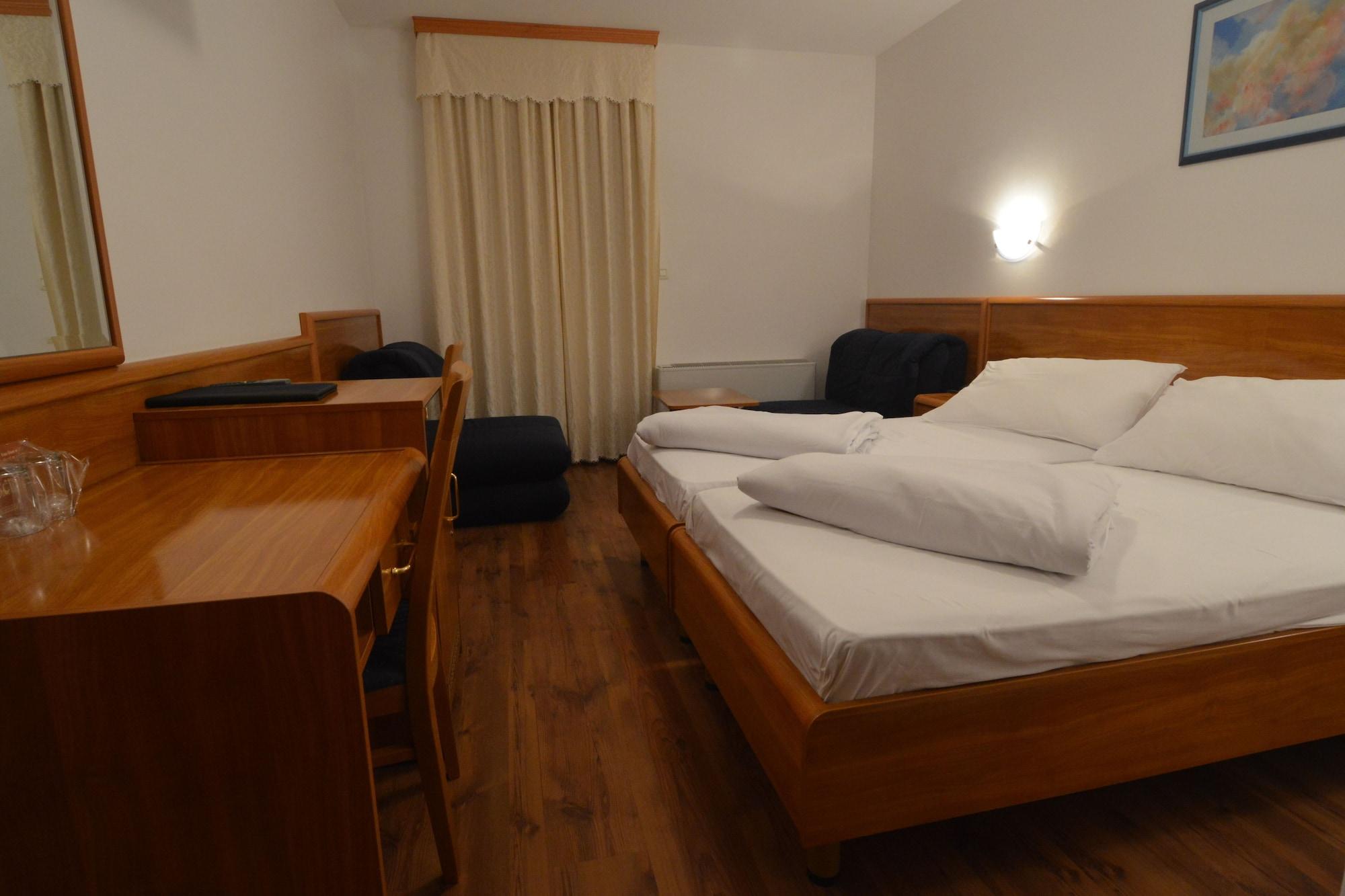 Hotel Villa Letan Fažana Екстериор снимка