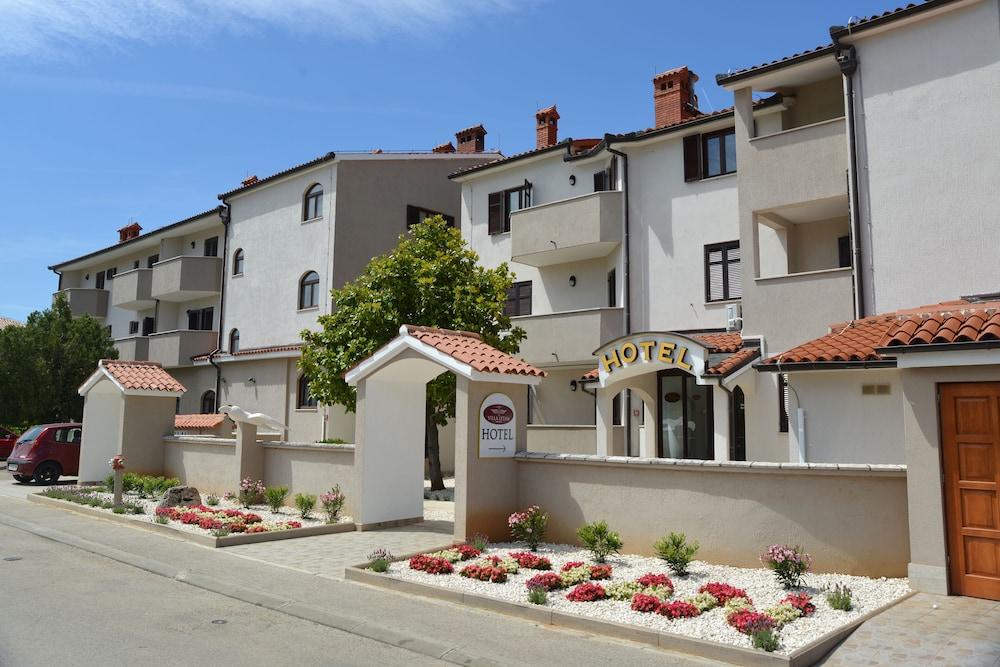 Hotel Villa Letan Fažana Екстериор снимка