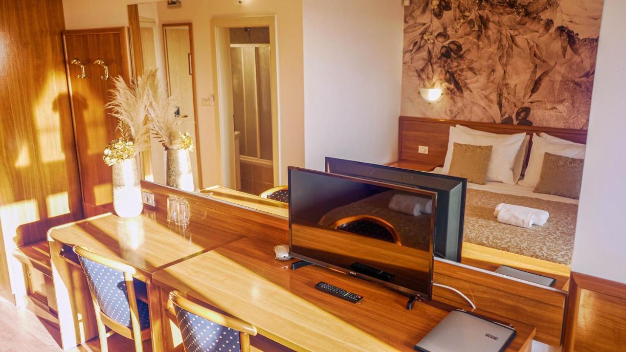 Hotel Villa Letan Fažana Екстериор снимка